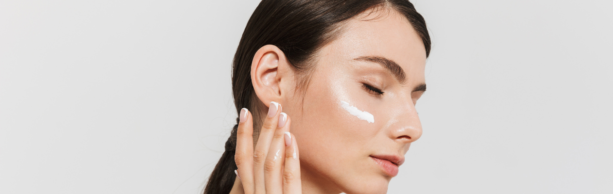 "Skinimalism" : Achieving a Natural Glow with Minimal Products